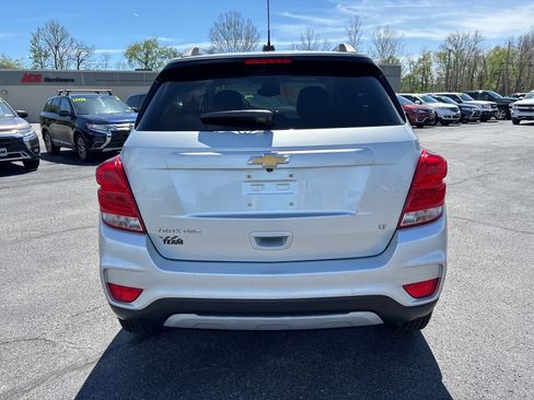 Used 2019 Chevrolet Trax LT w/ LT Convenience Package AWD/4WD image 6
