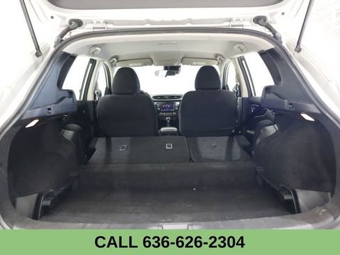 Used 2022 Nissan Rogue Sport S image 28