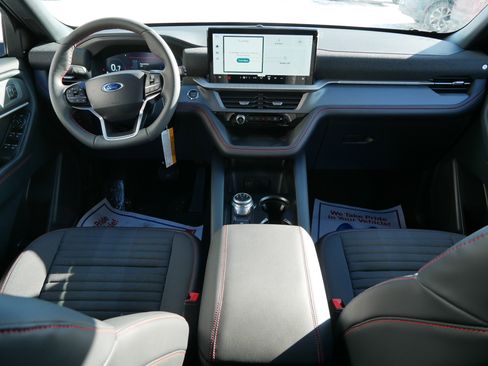 New 2026 Ford Explorer ST-Line w/ ST-Line Street Pack image 7