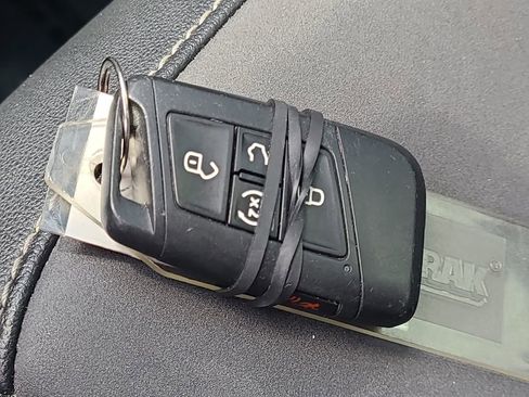 Used 2022 Volkswagen Taos SE image 22