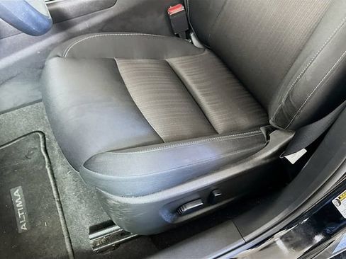 Used 2024 Nissan Altima 2.5 SV FWD image 15