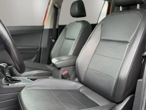 Used 2019 Volkswagen Tiguan SE FWD image 11