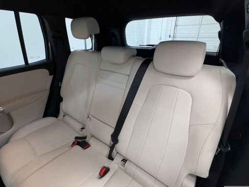 Used 2022 Mercedes-Benz GLB 250 4MATIC image 23