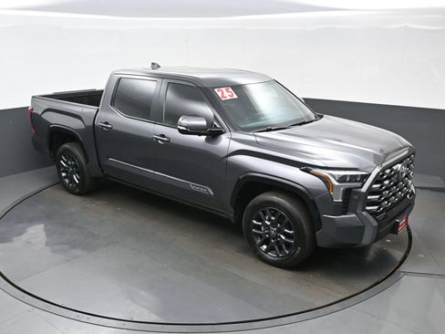 Used 2025 Toyota Tundra Platinum AWD/4WD image 36