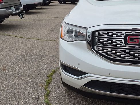 Used 2019 GMC Acadia Denali w/ Technology Package AWD/4WD image 10