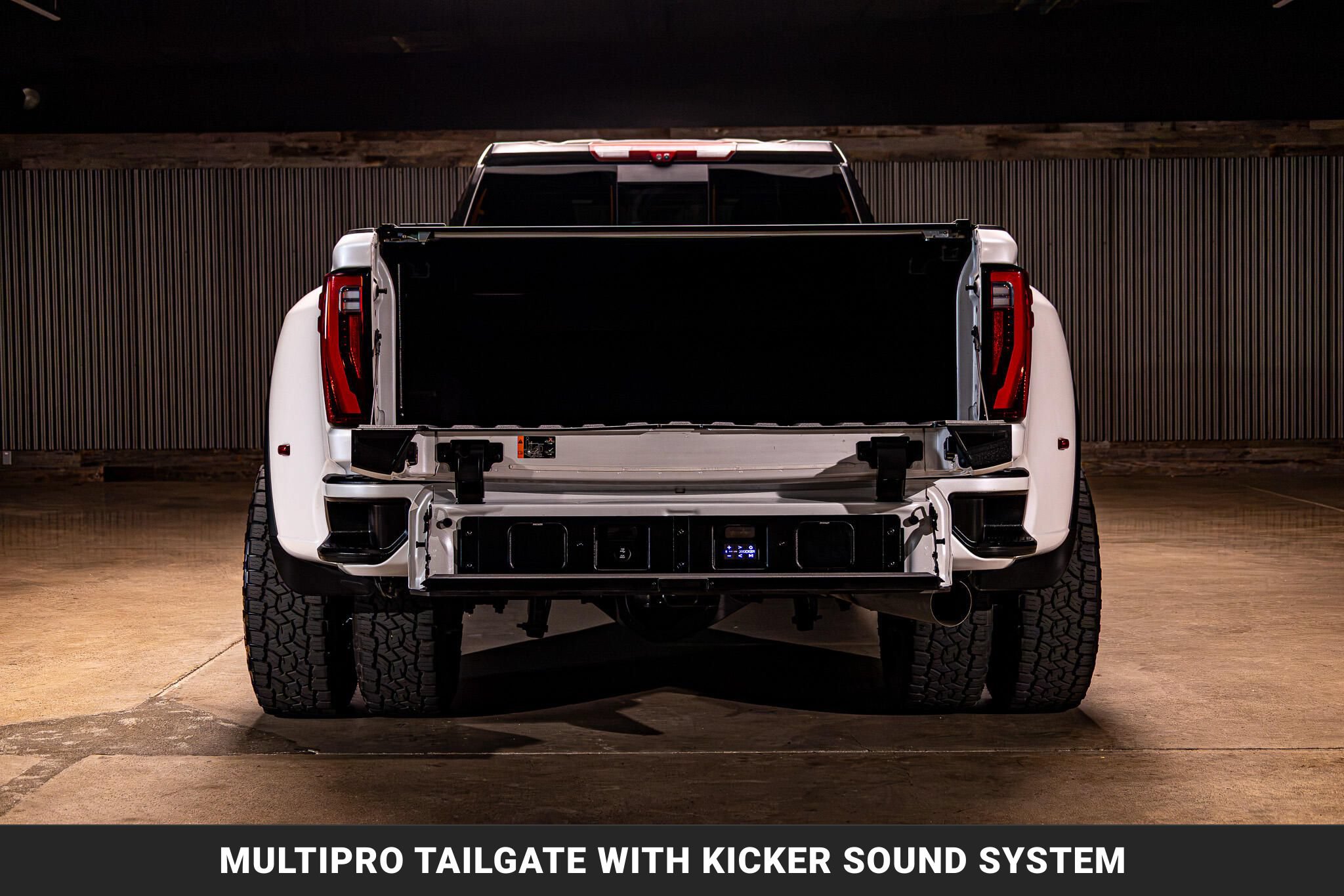 Used 2024 GMC Sierra 3500 Denali Ultimate AWD/4WD image 8