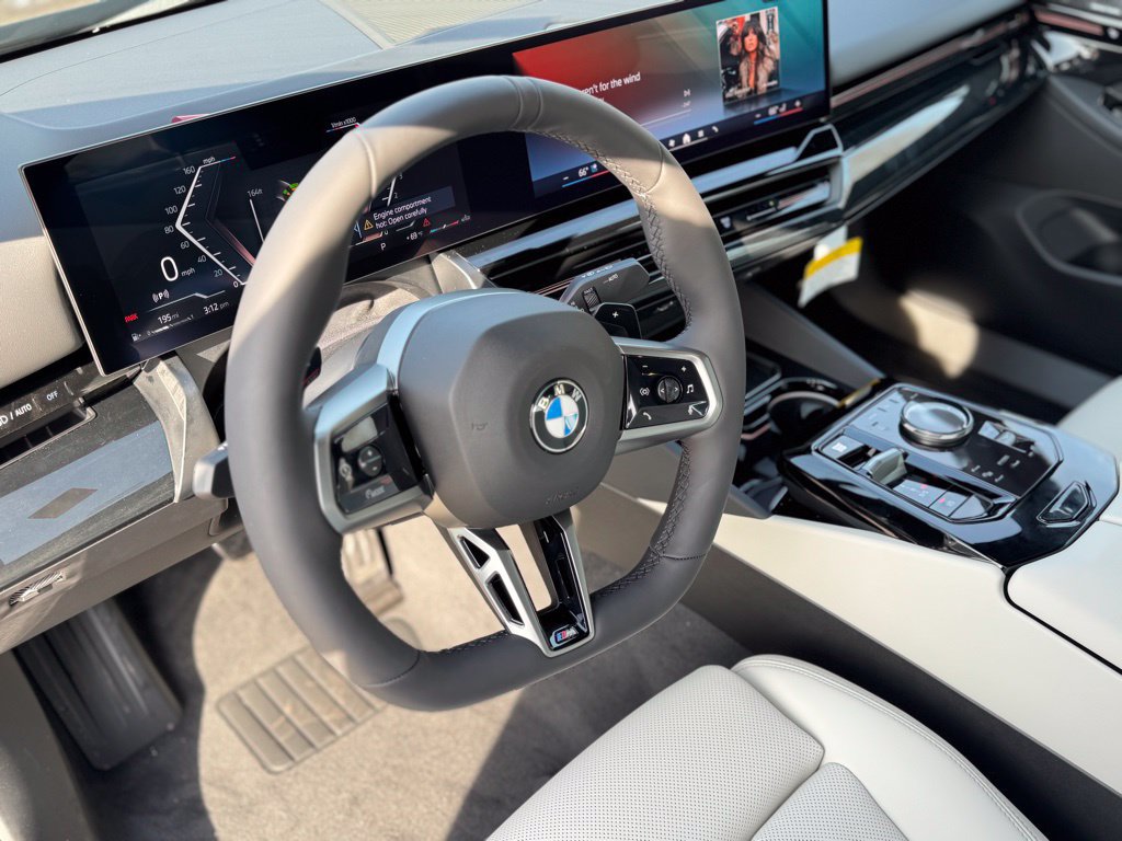 Used 2026 BMW 530i xDrive w/ M Sport Package AWD/4WD image 15