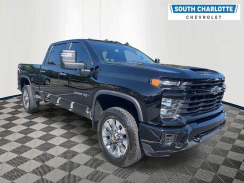 Used 2024 Chevrolet Silverado 2500 Custom w/ Custom Value Package AWD/4WD image 3