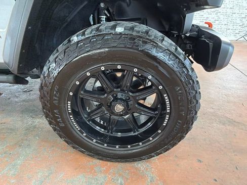 Used 2021 Jeep Gladiator Mojave AWD/4WD image 10