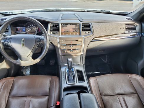 Used 2016 Lincoln MKS image 24