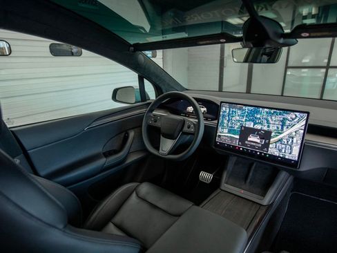 Used 2024 Tesla Model X image 22