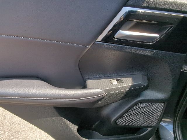 Used 2025 Mitsubishi Outlander SE AWD/4WD image 28