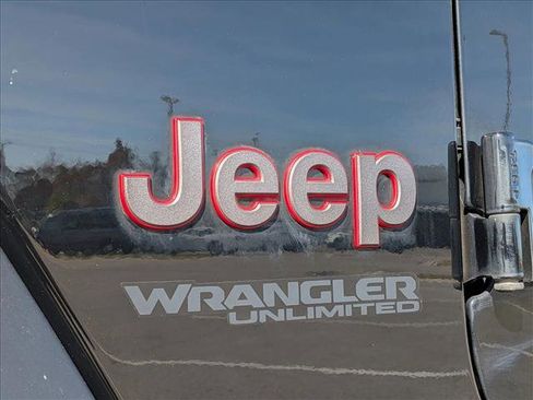 Used 2021 Jeep Wrangler Unlimited Rubicon w/ Cold Weather Group image 23