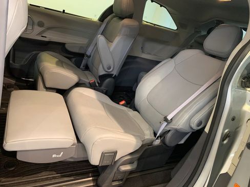 Used 2023 Toyota Sienna Limited w/ Protection Package (TMS) image 53