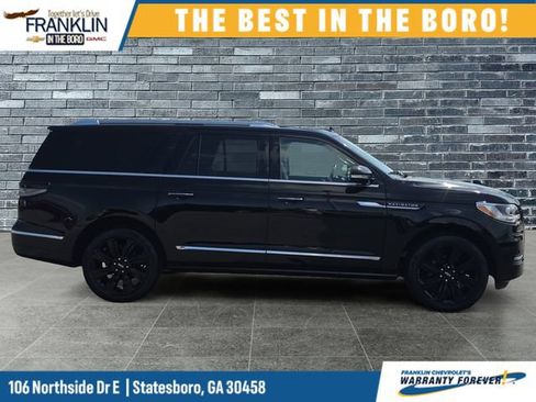 Used 2023 Lincoln Navigator L Reserve AWD/4WD image 7