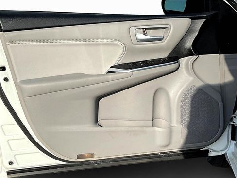 Used 2017 Toyota Camry XLE image 16