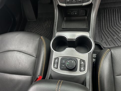 Used 2024 GMC Terrain AT4 AWD/4WD image 10
