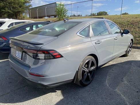Used 2025 Honda Accord Sport image 7