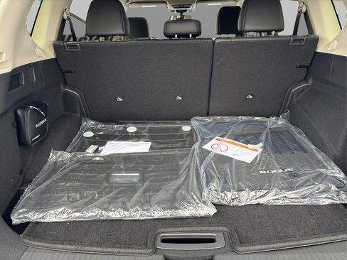New 2026 Nissan Rogue Platinum w/ Platinum Premium Package image 11
