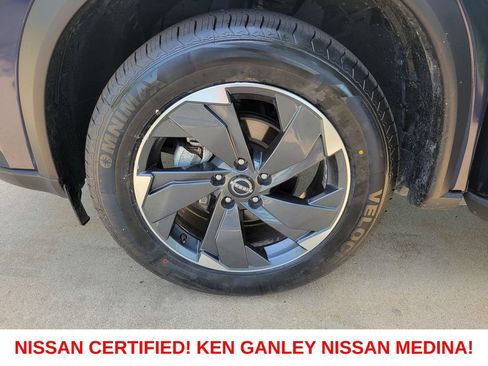 Certified 2025 Nissan Rogue SV AWD/4WD image 18