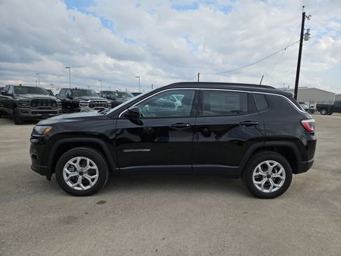 New 2026 Jeep Compass Latitude image 6