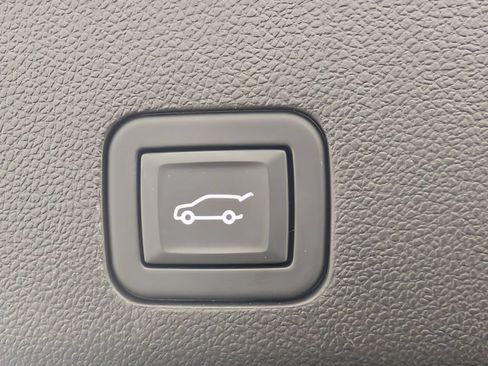 Certified 2024 GMC Yukon XL Denali AWD/4WD image 34