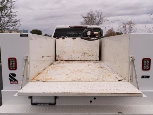 Used 2022 Chevrolet Silverado 1500 ZR2 w/ Technology Package image 12