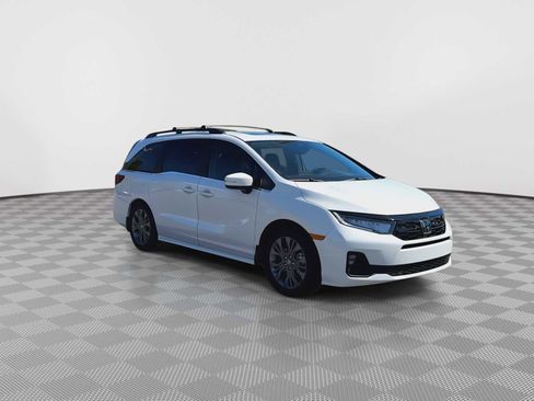 New 2026 Honda Odyssey Touring image 2
