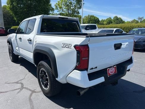 Used 2024 Toyota Tacoma TRD Off-Road AWD/4WD image 11