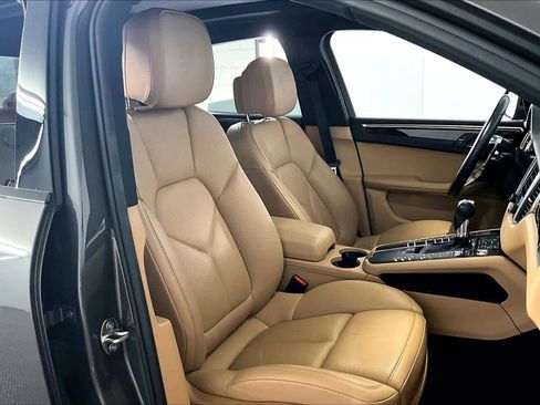 Used 2018 Porsche Macan S image 7