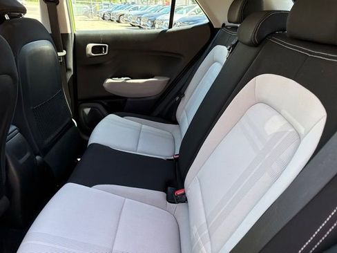 Used 2023 Hyundai Venue SEL FWD image 21