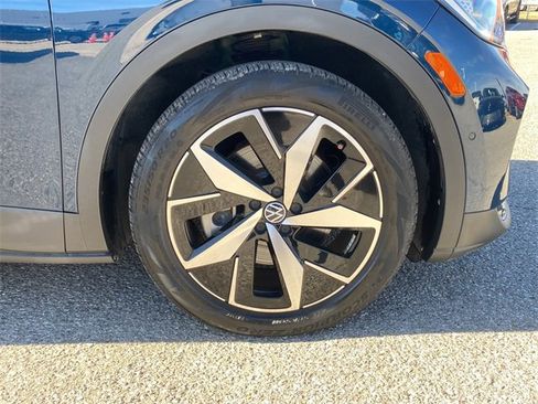 Used 2023 Volkswagen ID.4 Pro S image 9