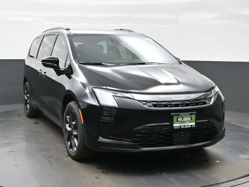 New 2027 Chrysler Pacifica Limited AWD/4WD image 11