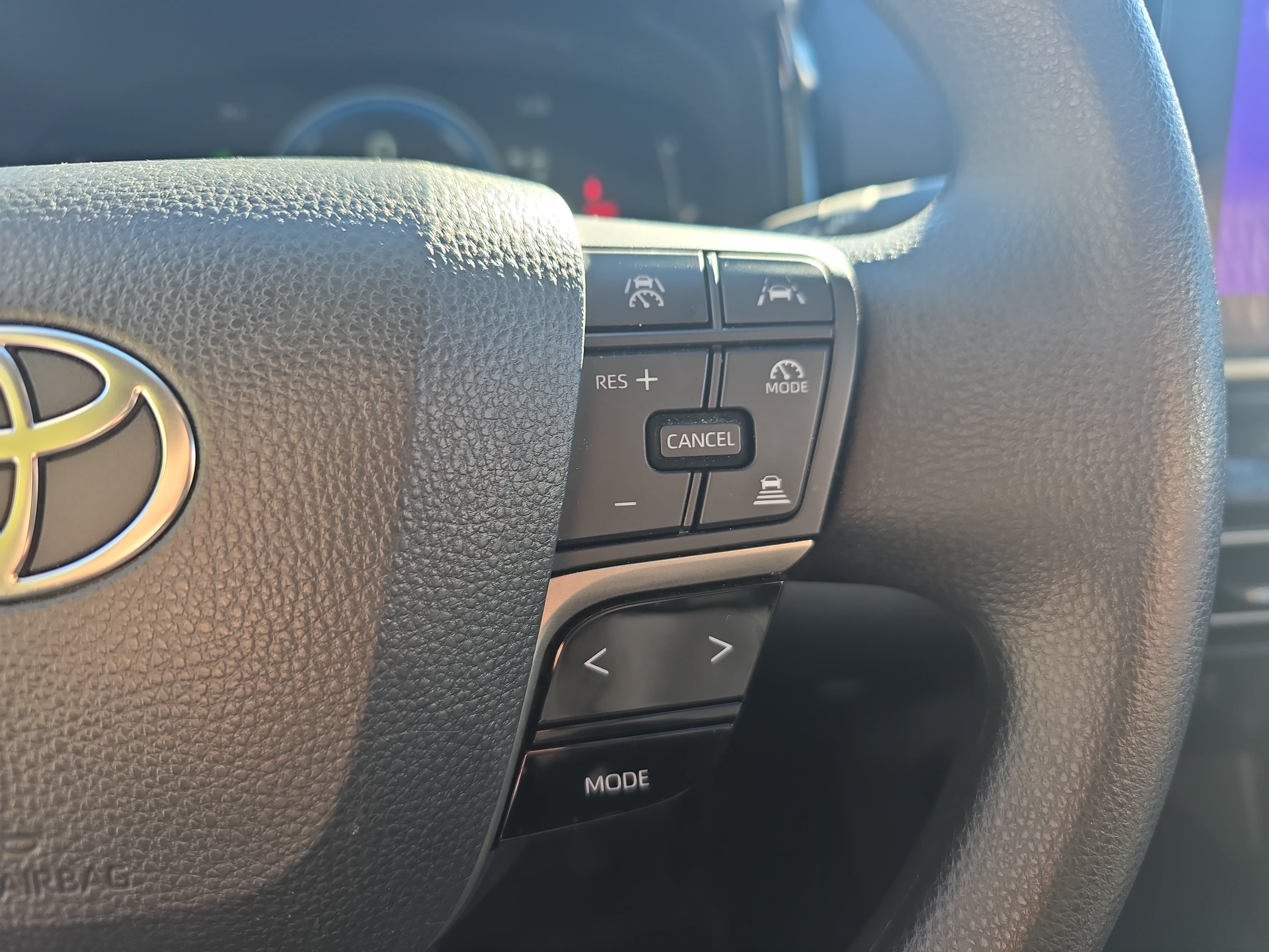 Used 2025 Toyota Camry LE w/ Convenience Package FWD image 17