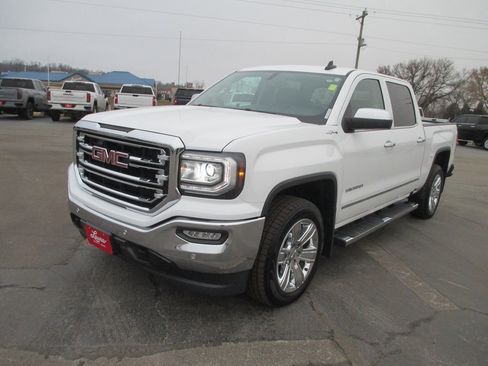 Used 2017 GMC Sierra 1500 SLT w/ SLT Premium Package image 10