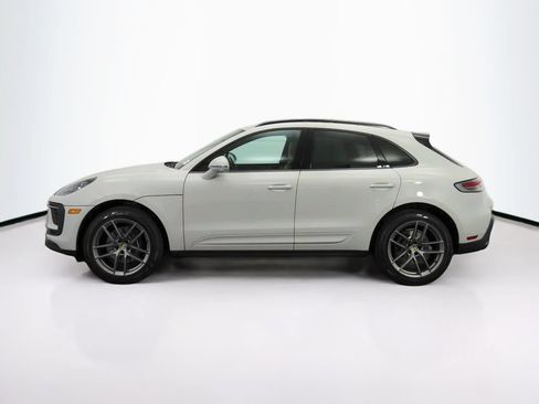 Used 2025 Porsche Macan AWD/4WD image 2