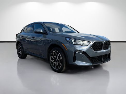 Used 2026 BMW X2 xDrive28i image 1