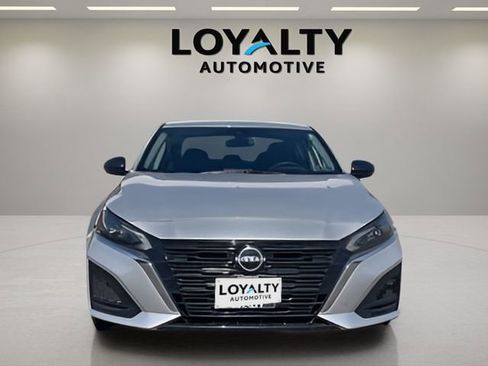 Used 2025 Nissan Altima 2.5 SV image 8