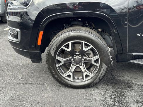 Used 2024 Jeep Wagoneer Series III image 27