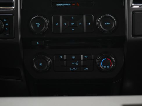 Used 2015 Ford F150 XLT AWD/4WD image 16