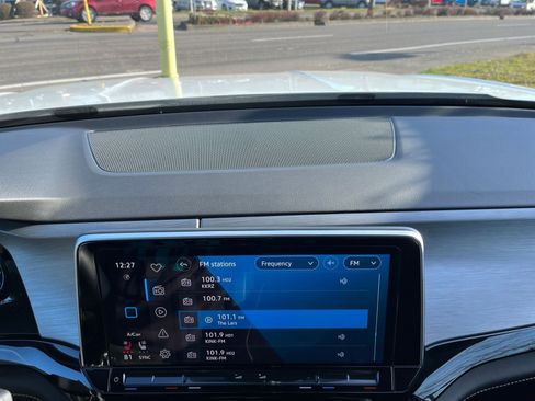 Used 2024 Volkswagen Atlas Cross Sport SE image 20