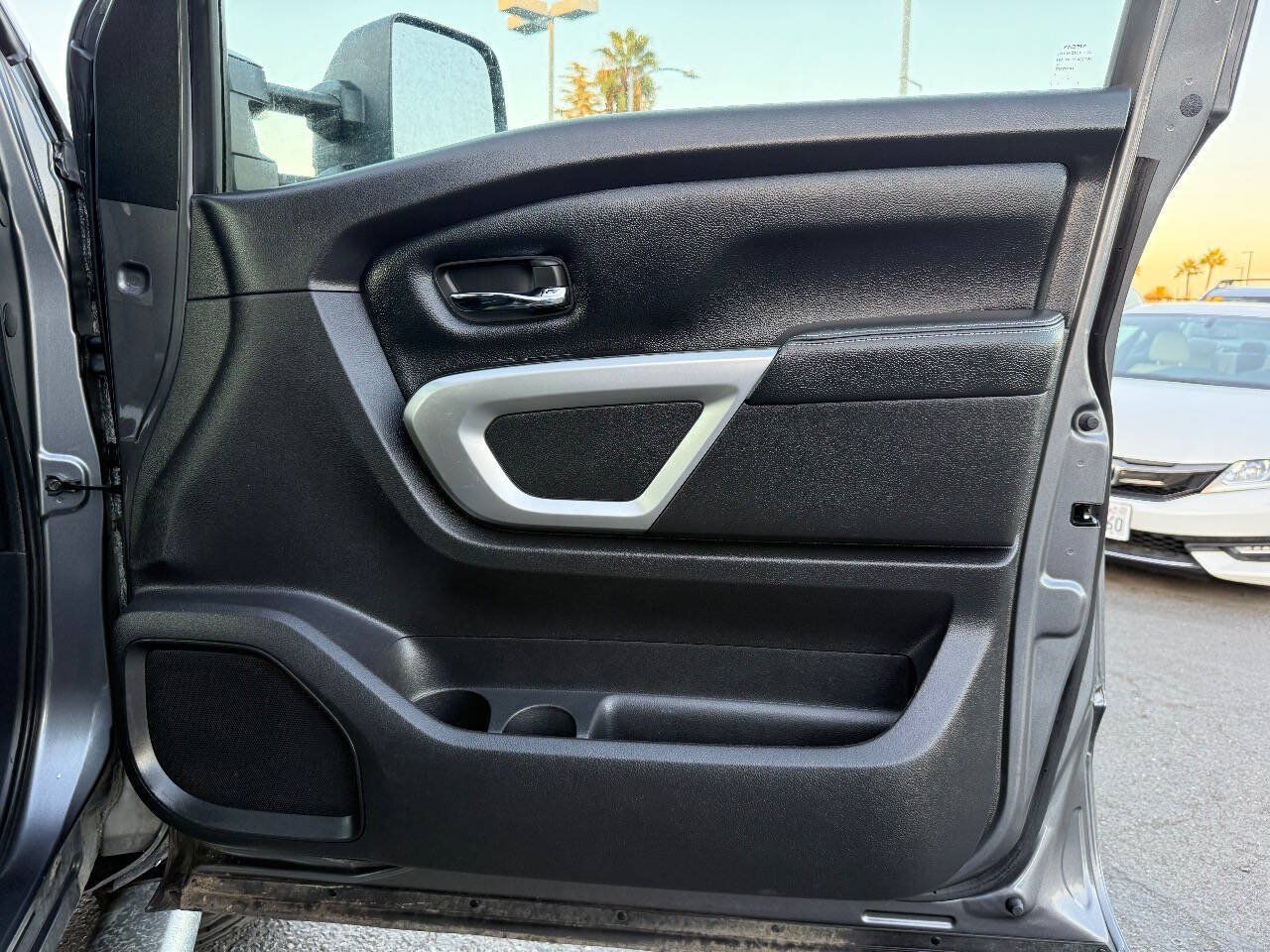 Used 2019 Nissan Titan PRO-4X AWD/4WD image 13