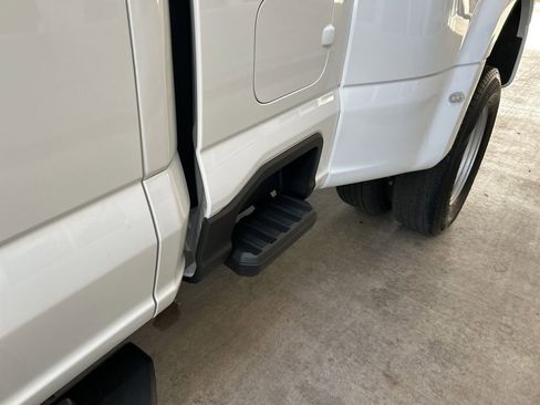 Used 2024 Ford F350 XLT image 17