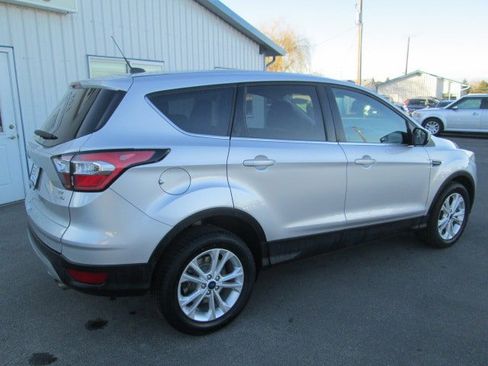 Used 2017 Ford Escape SE image 6