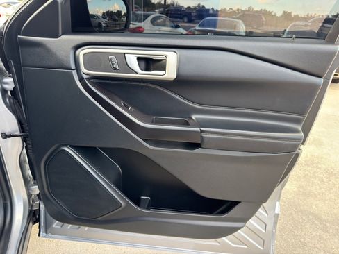 Used 2020 Ford Explorer XLT w/ Equipment Group 202A image 24