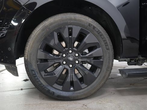 Used 2025 Ford Expedition Max Platinum w/ Stealth Appearance Package AWD/4WD image 34