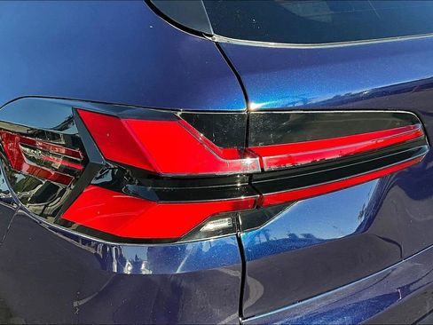 Used 2024 BMW X5 xDrive50e w/ Premium Package image 23