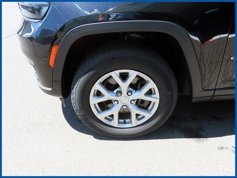 Used 2023 Jeep Grand Cherokee L Limited AWD/4WD image 4