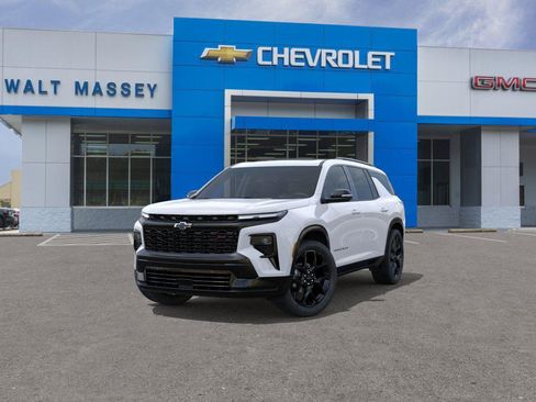 New 2026 Chevrolet Traverse RS w/ LPO, Floor Liner Package FWD image 8