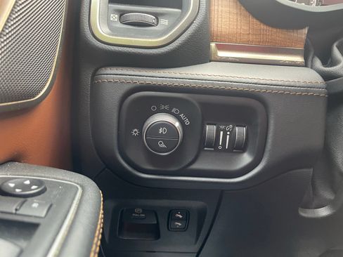 Used 2019 RAM 1500 Limited AWD/4WD image 23